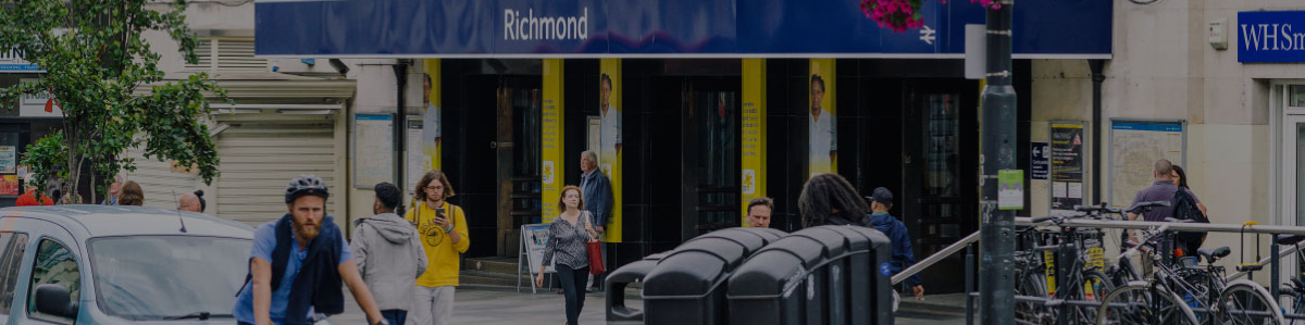 A stone’s throw from<br>Richmond mainline and<br>Underground station